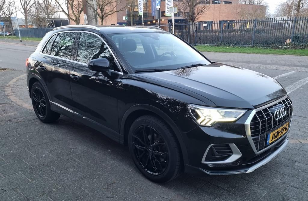 Q3 35 TFSI Pro Line Virtual Cockpit Display Camera 19", Voorwielaandrijving, USB, Stof, Zwart