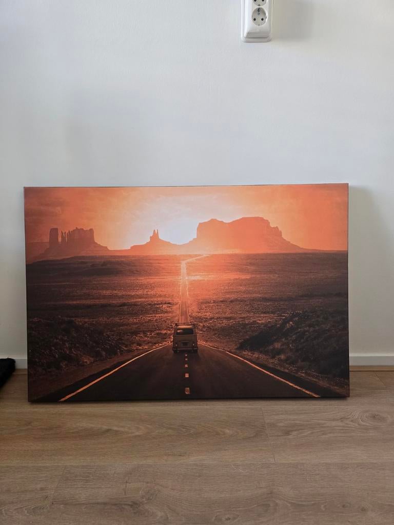 Canvas Schilderij Zonsondergang Woestijn met Busje, Ophalen, Deurposter of groter, Rechthoekig Liggend, Zo goed als nieuw