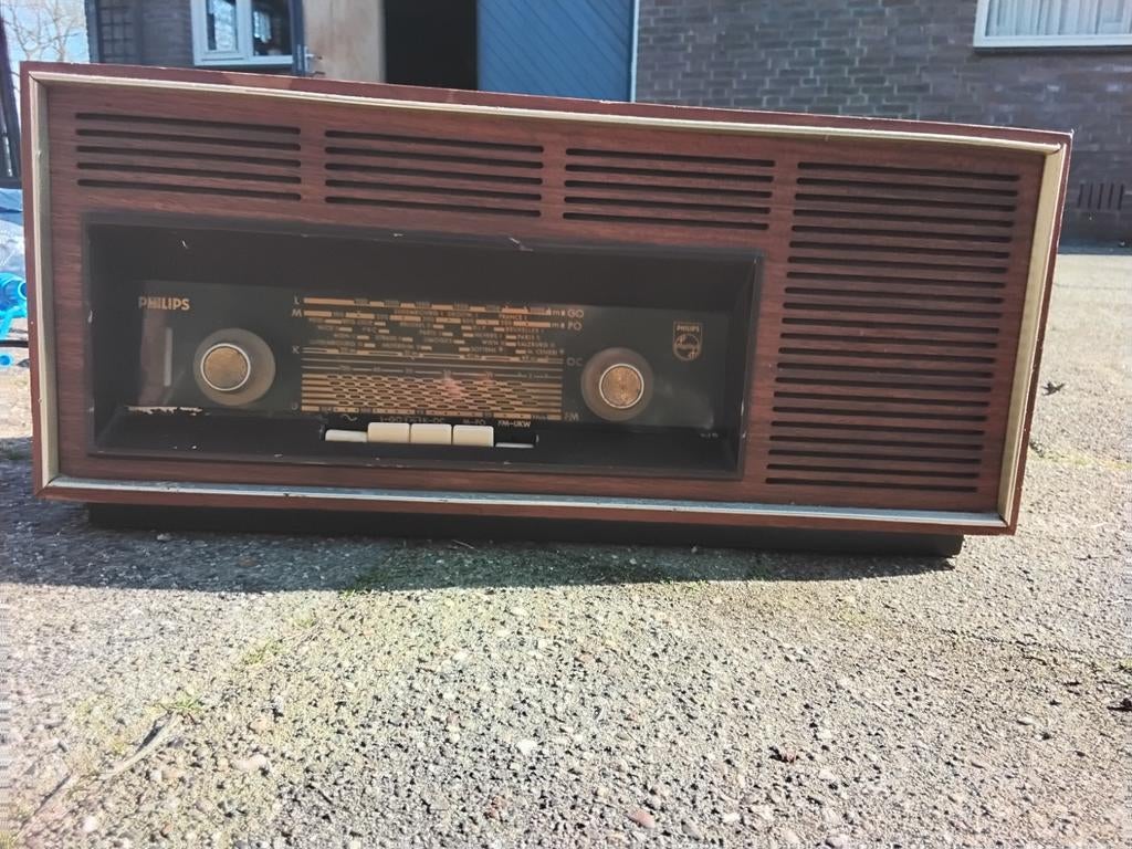 Radio +/- 70 jaar oud, Ophalen