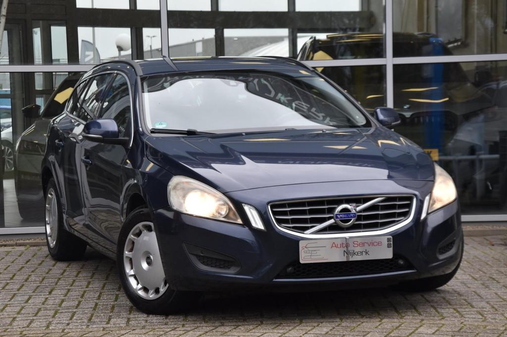 Volvo V60 1.6 T4 Momentum Airco Elek. Ramen Pdc Trekhaak 1st, Auto's, Volvo, Voorwielaandrijving, Gebruikt, 4 cilinders, Blauw