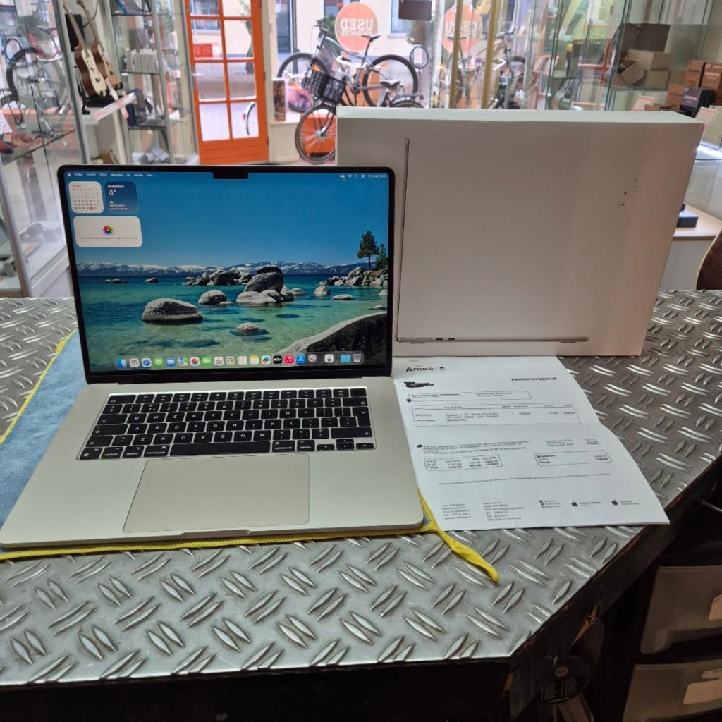 Apple MacBook Air M2 (2023) 15 inch 8GB 256GB originele bon, Apple, Zo goed als nieuw, Support@apple.com, One Apple Park Way
Cupertino, CA 95014
United States