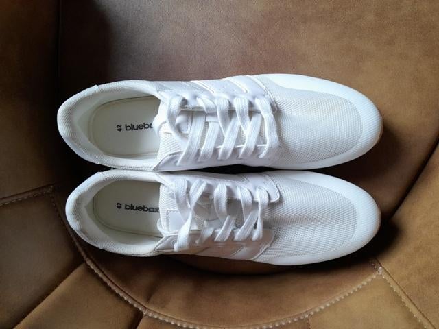Sneakers wit maat 42, Kleding | Dames, Schoenen, Blue Box, Wit, Nieuw, Ophalen of Verzenden