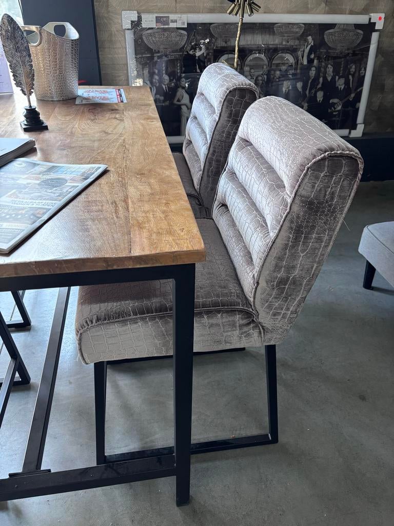 Set van 4 Luxe Velvet Champagne Lage Barkrukken, 4 krukken, Ophalen, Zo goed als nieuw, 60 tot 90 cm