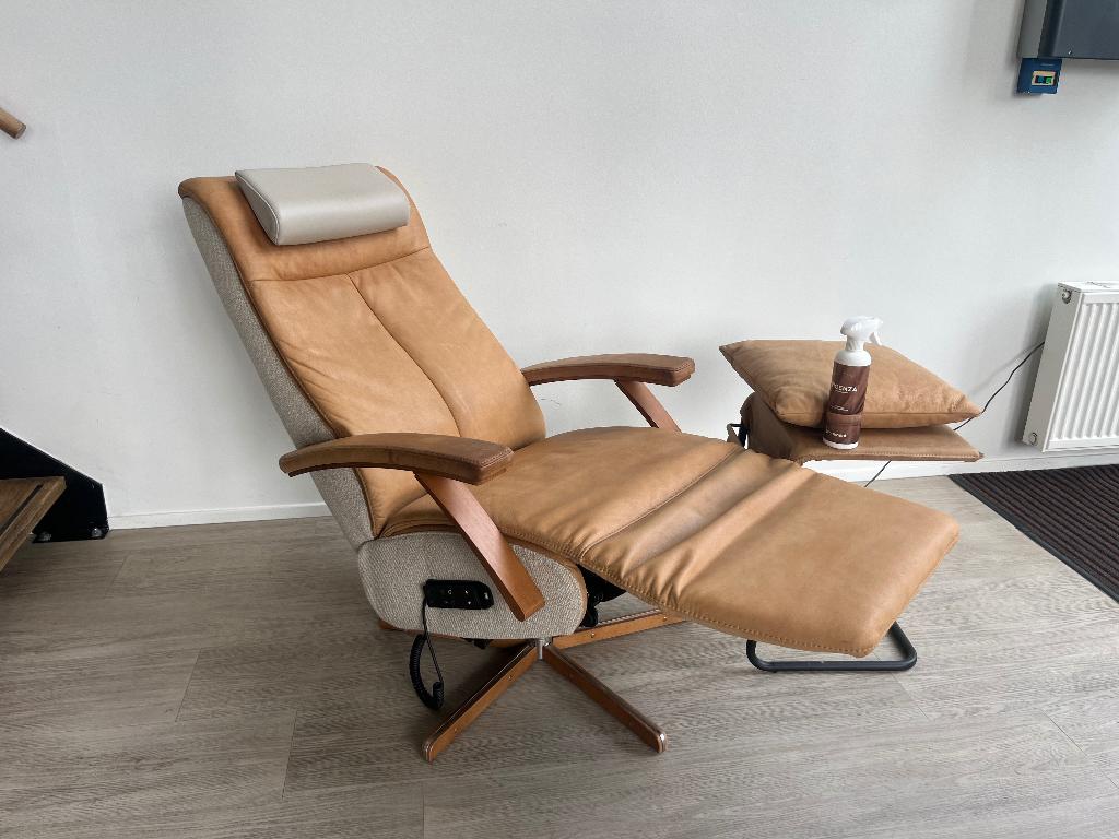 Prominent S-100 Sta Op Fauteuil Rug Massage USB Wellness M, Ophalen of Verzenden, Zo goed als nieuw, Leer, 50 tot 75 cm
