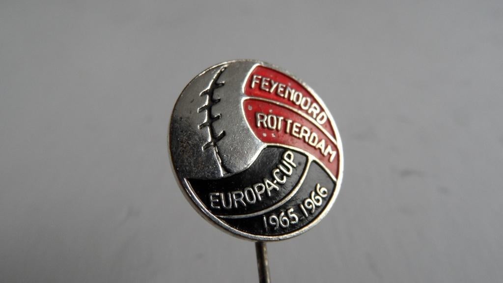 Feyenoord Europacup 1965-1966 Rotterdam voetbalspeld, Verzenden, Gebruikt, Sport, Speldje of Pin