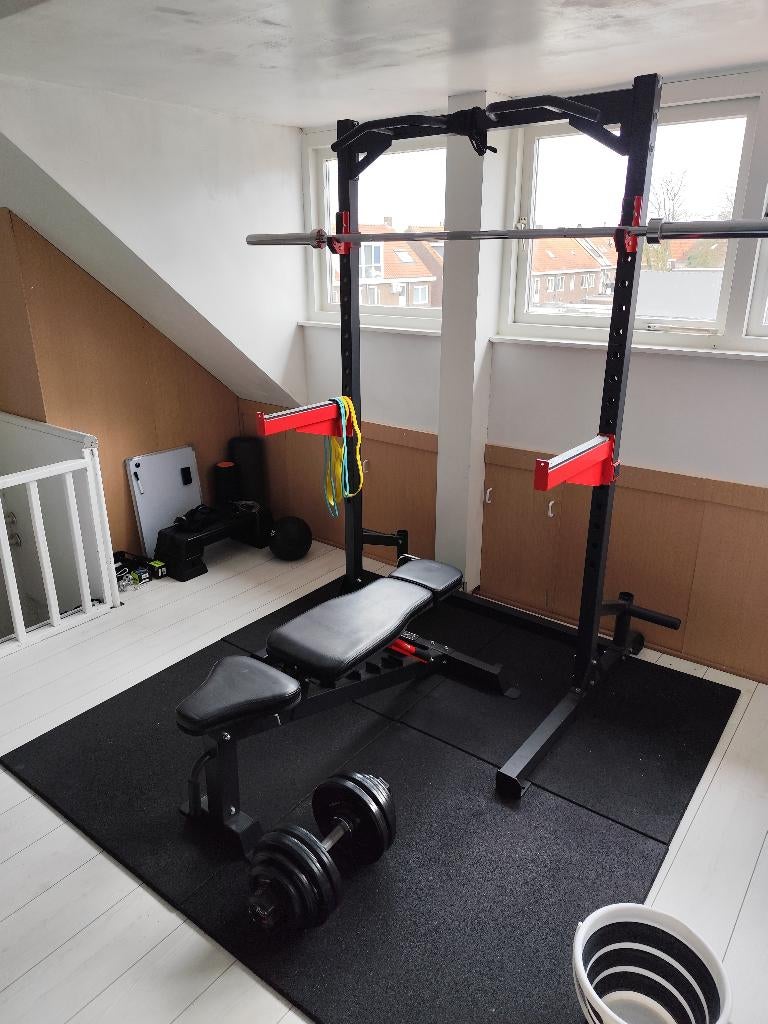 Power rack, bank en halterset + accesoires, Ophalen, Zo goed als nieuw, Halterstangen