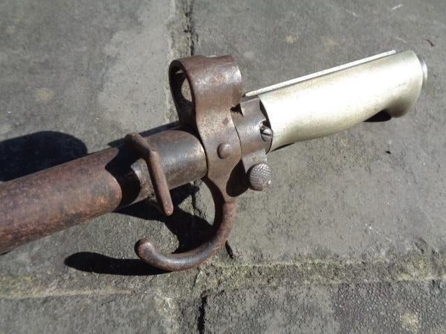 Franse Lebel bajonet met schede , onaangeroerd !, Verzamelen, Ophalen of Verzenden, Landmacht, Overige gebieden, Mes of Dolk