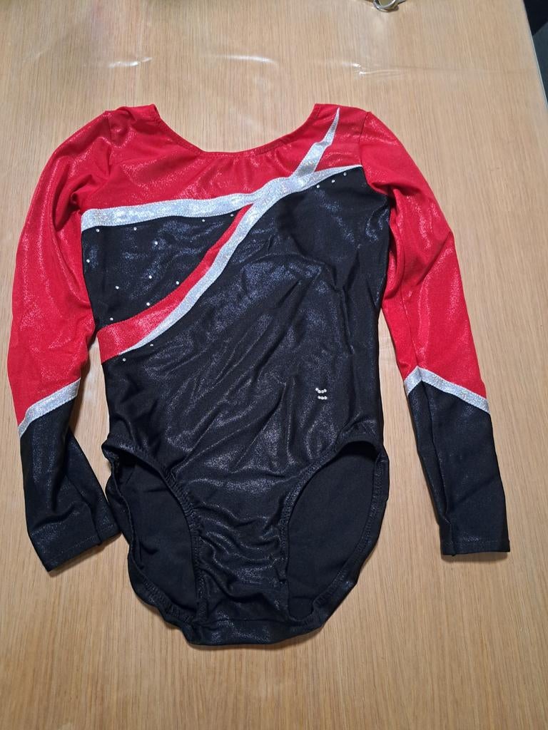 Turnpakjes maat 128/134, Sport en Fitness, Turnen, Kindermaat 122 t/m 140, Ophalen of Verzenden, Zo goed als nieuw, Turnpak(je)