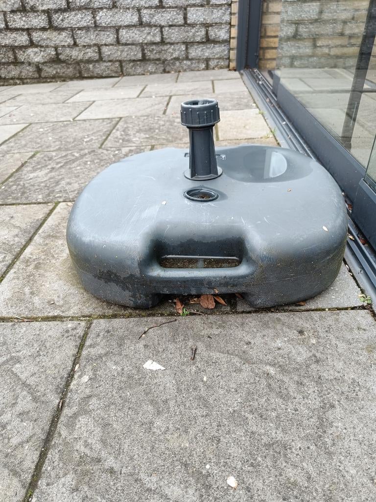 Kunststof parasolvoet, vulbaar met water of zand, Ophalen of Verzenden, Gebruikt, Minder dan 1 meter, Parasolvoet