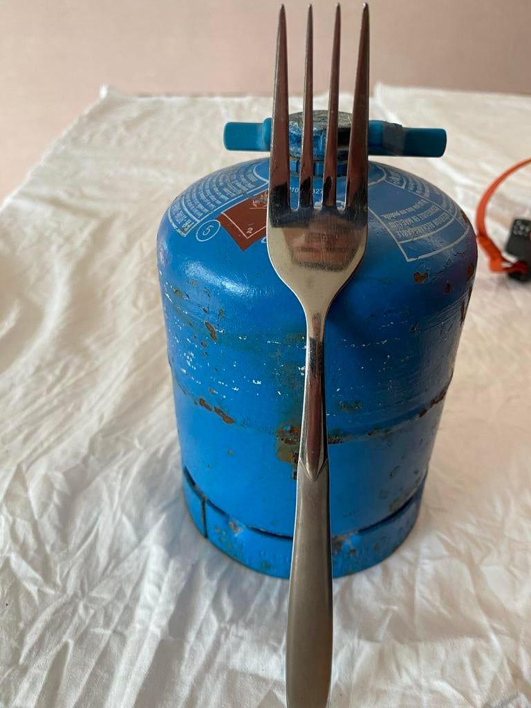 Kleine hervulbare Campingaz gasfles met schroefdop, Ophalen of Verzenden, Gebruikt