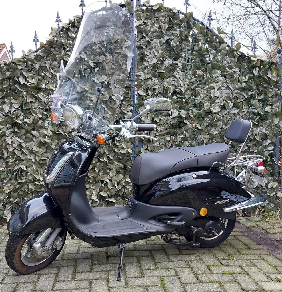 AGM Retro scooter met windscherm, Ophalen, Gebruikt, AGM, Benzine