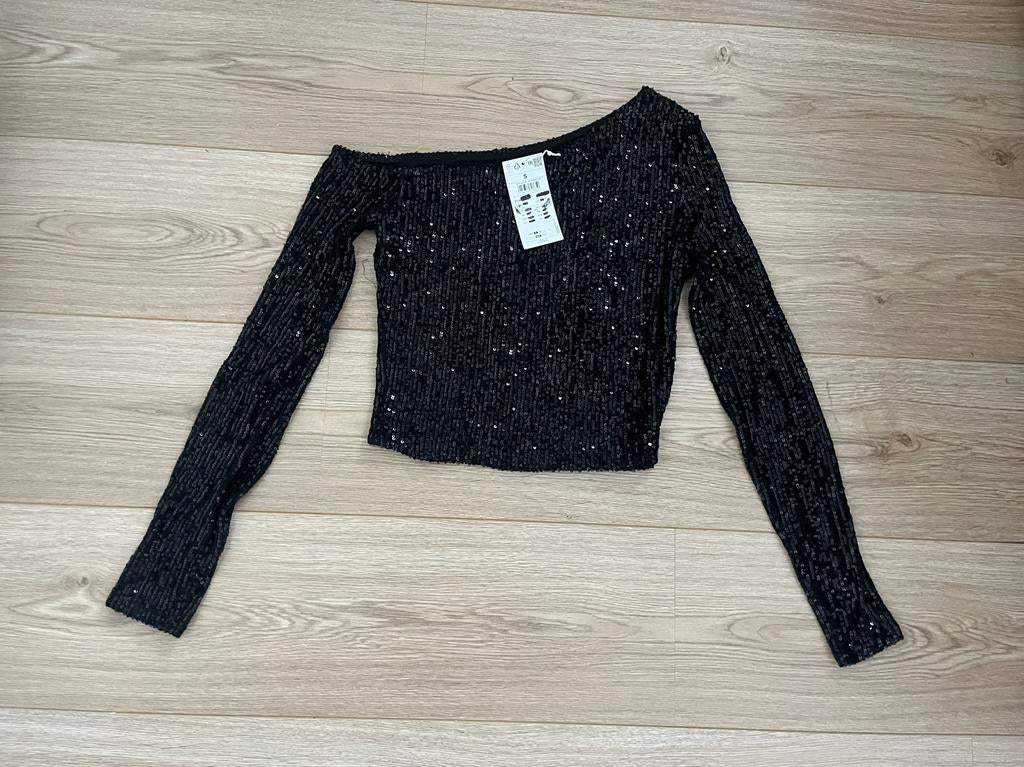 House zwarte crop top, off shoulder met pailletten, Kleding | Dames, Zwart, Nieuw, Ophalen of Verzenden, Lange mouw