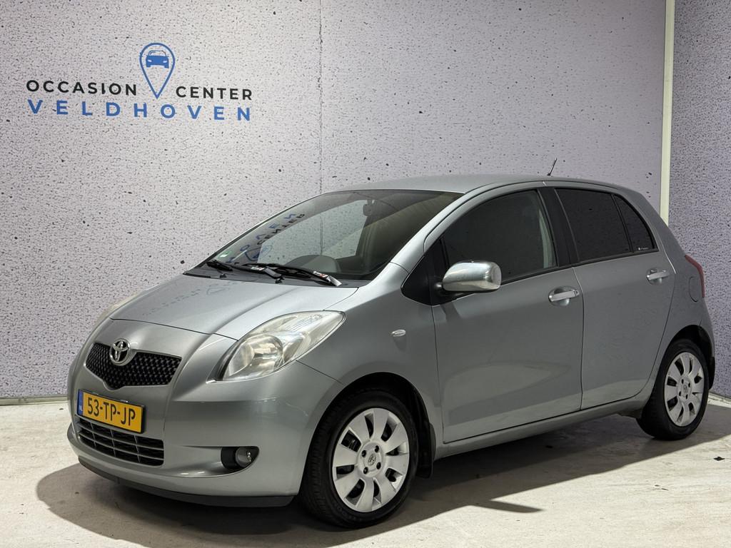 Toyota Yaris 1.3 VVTi Sol // AIRCO // CARPLAY // CAMERA, Stof, Zwart, 4 cilinders, 995 kg