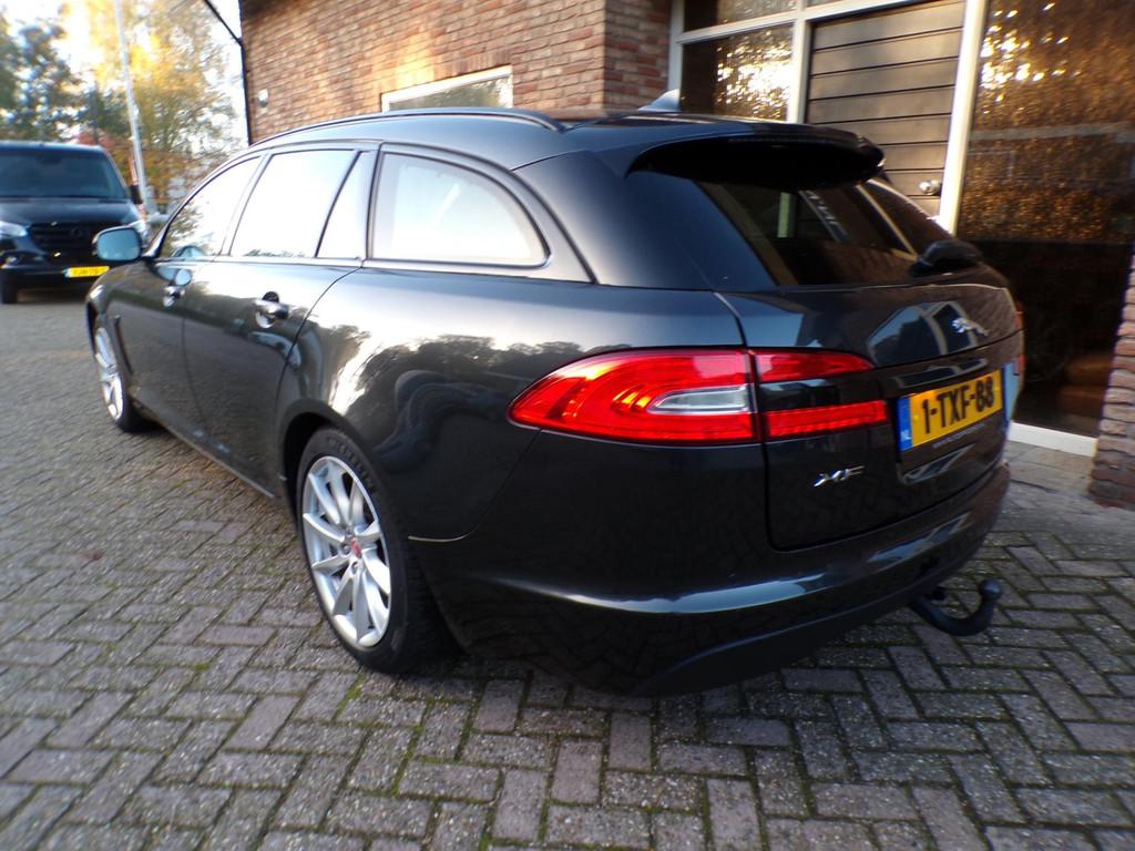 Jaguar XF Sportbrake 2.2D Automaat / Navi / Leder, Automaat, Euro 5, Achterwielaandrijving, Gebruikt