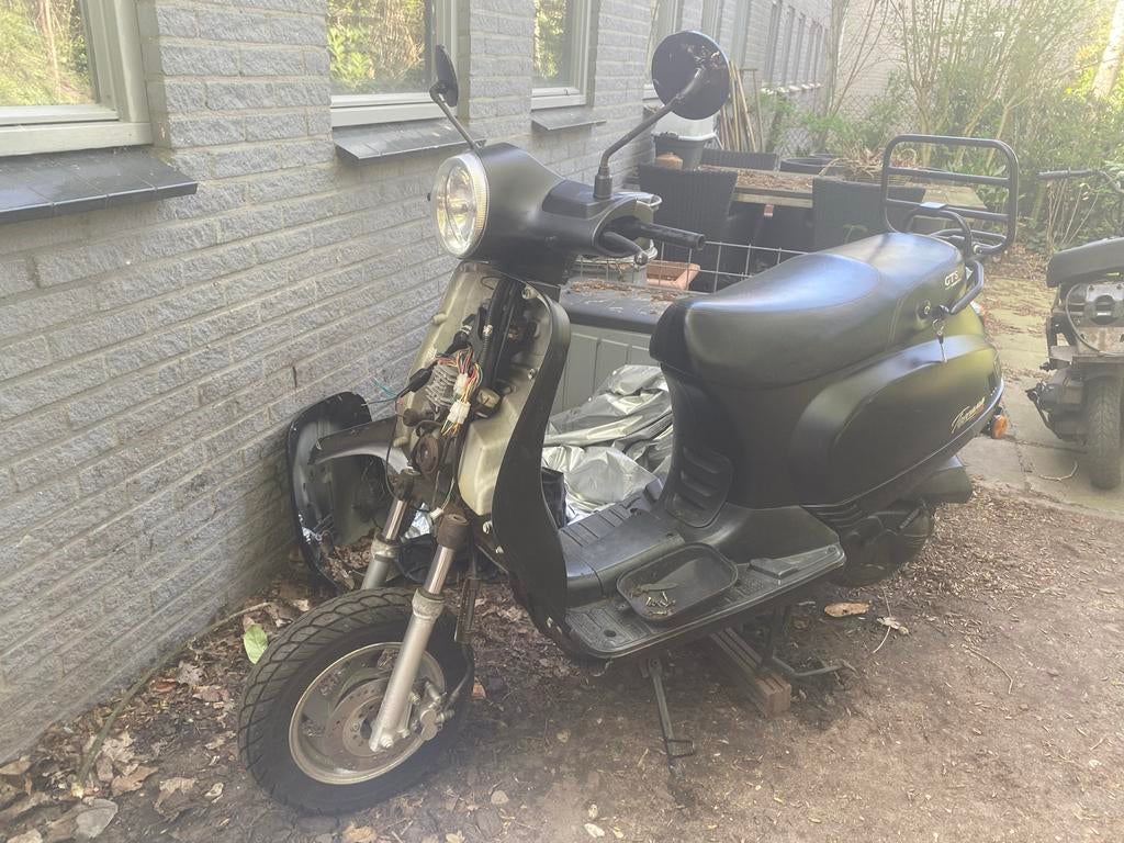 2 Riva scooter onderdelen, Fietsen en Brommers, Ophalen of Verzenden, Gebruikt, Overige typen, Overige merken