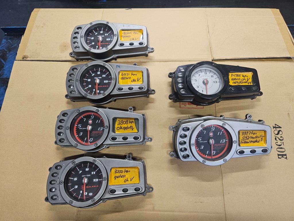 6x Km - Display - cockpit Gilera Runner Rst Lage km stand!, Niet ingevuld, Piaggio, Gebruikt, Overige typen