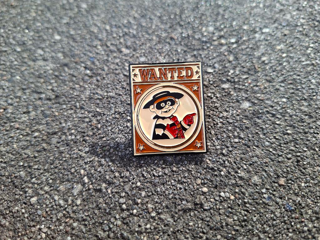 1 pin van Hamburglar uit de oude MC Donalds reclames te koop, Ophalen of Verzenden, Nieuw, Overige onderwerpen, Speldje of Pin