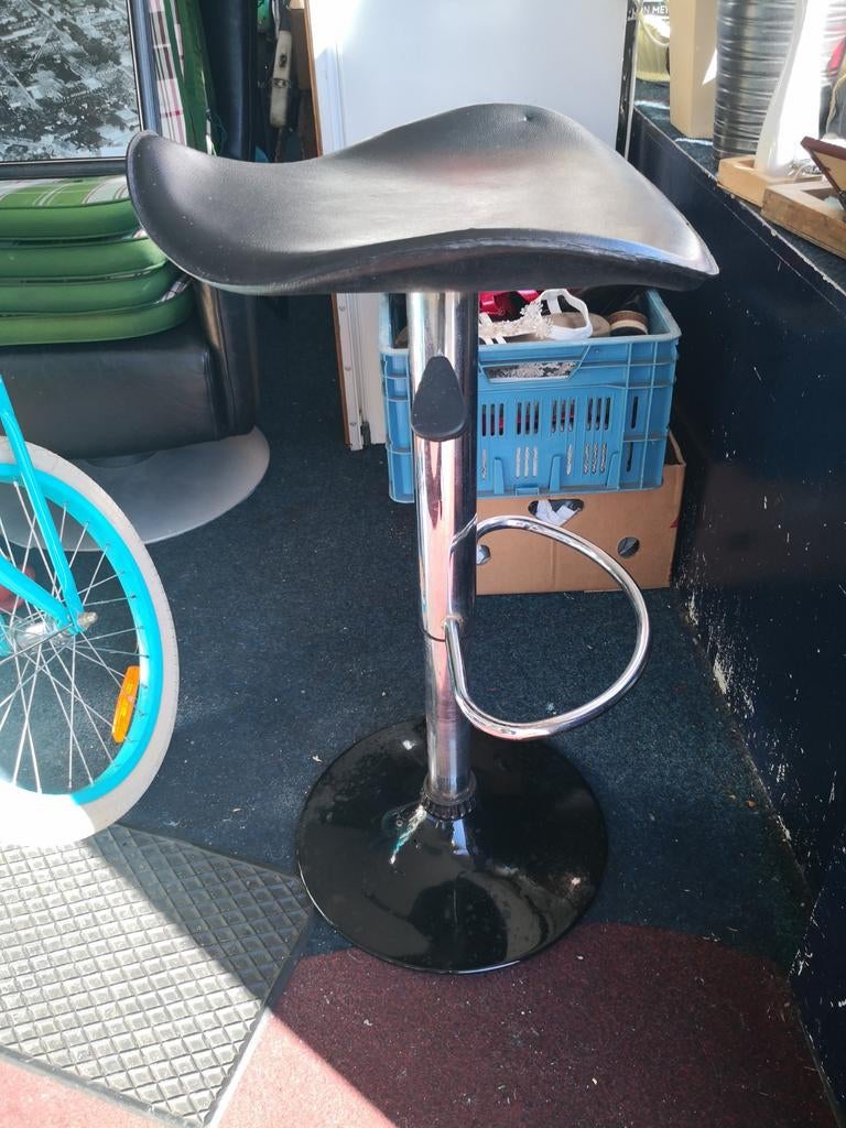 Zwart leren kruk verstelbaar, 1 kruk, Ophalen of Verzenden, 60 tot 90 cm