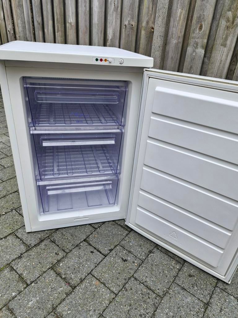 Tafelmodel  vriezer  3 lades  zanussi  55x60x85, Witgoed en Apparatuur, Vriezers en Diepvrieskisten, Ophalen, Zo goed als nieuw
