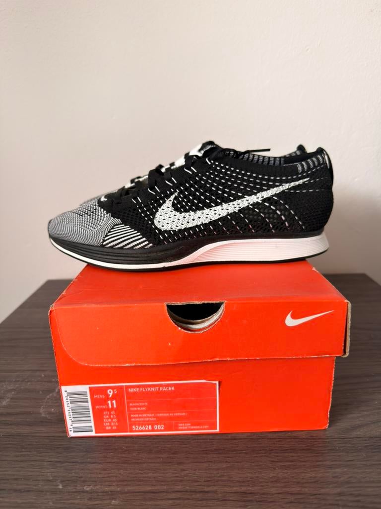 Nike Flyknit Racer | Black & White, Kleding | Heren, Schoenen, Zwart, Ophalen of Verzenden, Sneakers of Gympen, Zo goed als nieuw