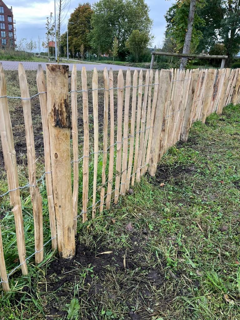 Kastanje palen afrastering schutting erfscheiding tuin terra