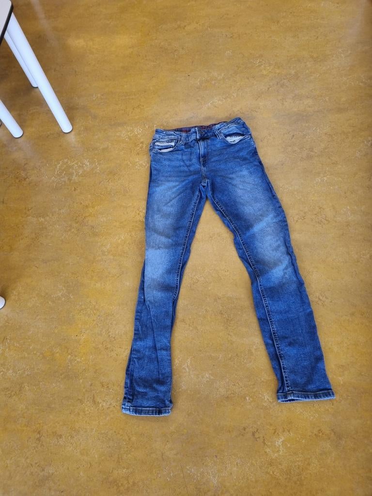 Blauwe spijkerbroek, Ophalen