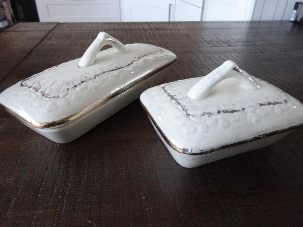 Een decoratieve oude Toilettafel of Badkamer Set., Ophalen of Verzenden