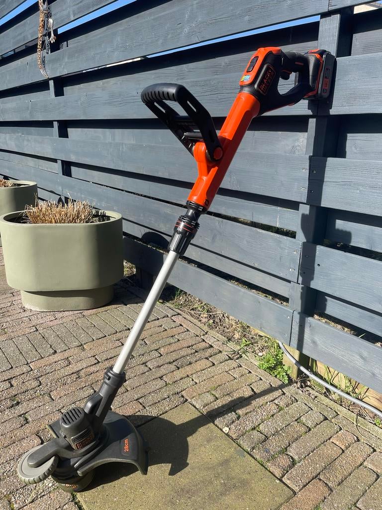 Black+Decker grastrimmer  op 18V accu, Ophalen, Gebruikt, 10 tot 30 cm, Accu