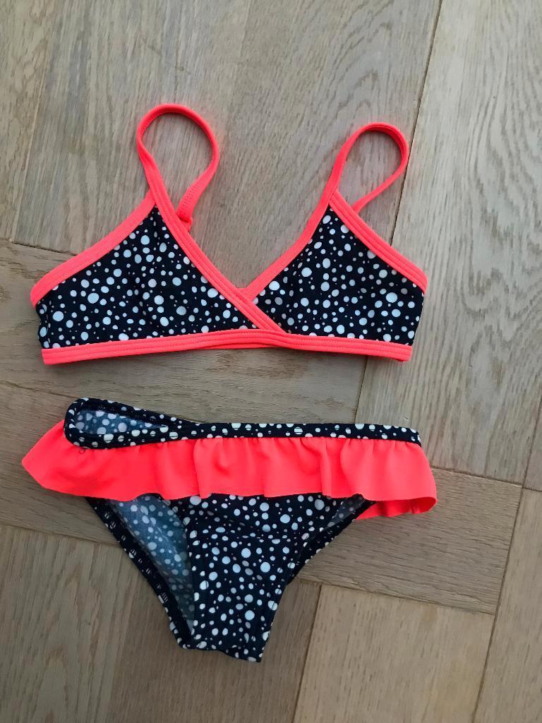 Leuke kleurige bikini roze blauw wit mt 98/104 - zgan, Kinderen en Baby's, Kinderkleding | Kinder-zwemkleding, Zo goed als nieuw
