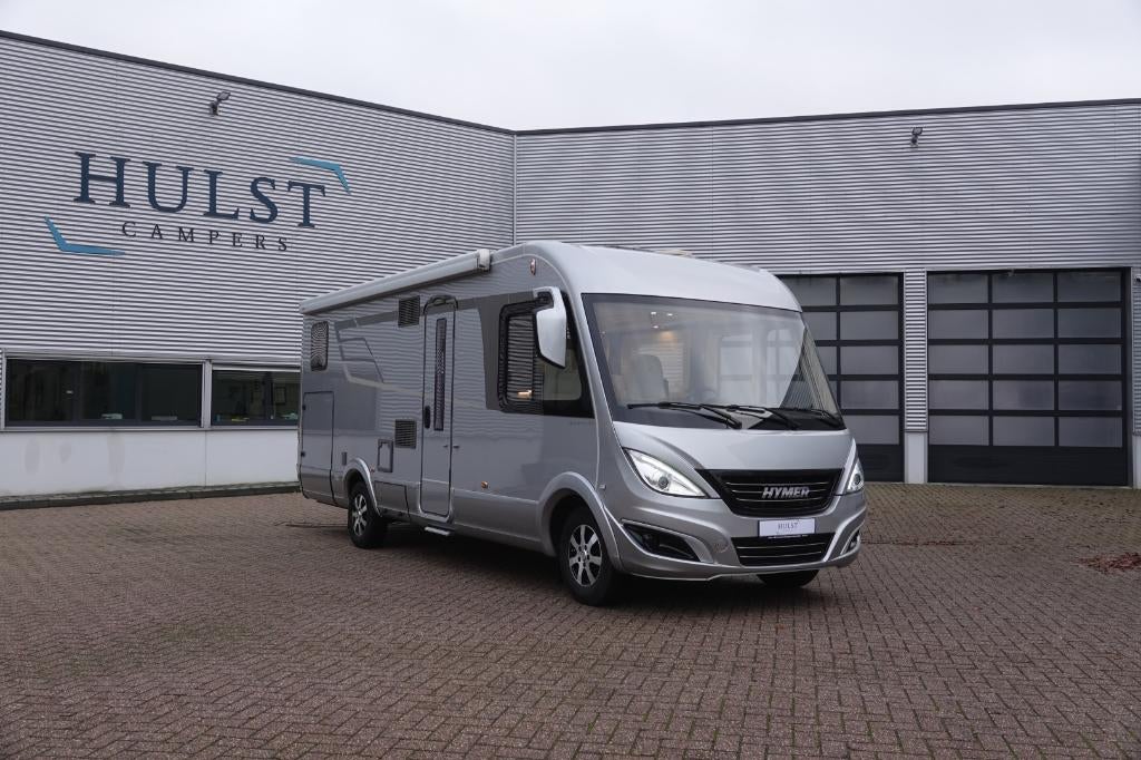 Hymer B 704 Supreme Line Automaat, Bovenkastjes ipv hefbed, Tot en met 2, 7 tot 8 meter, Bedrijf, Diesel