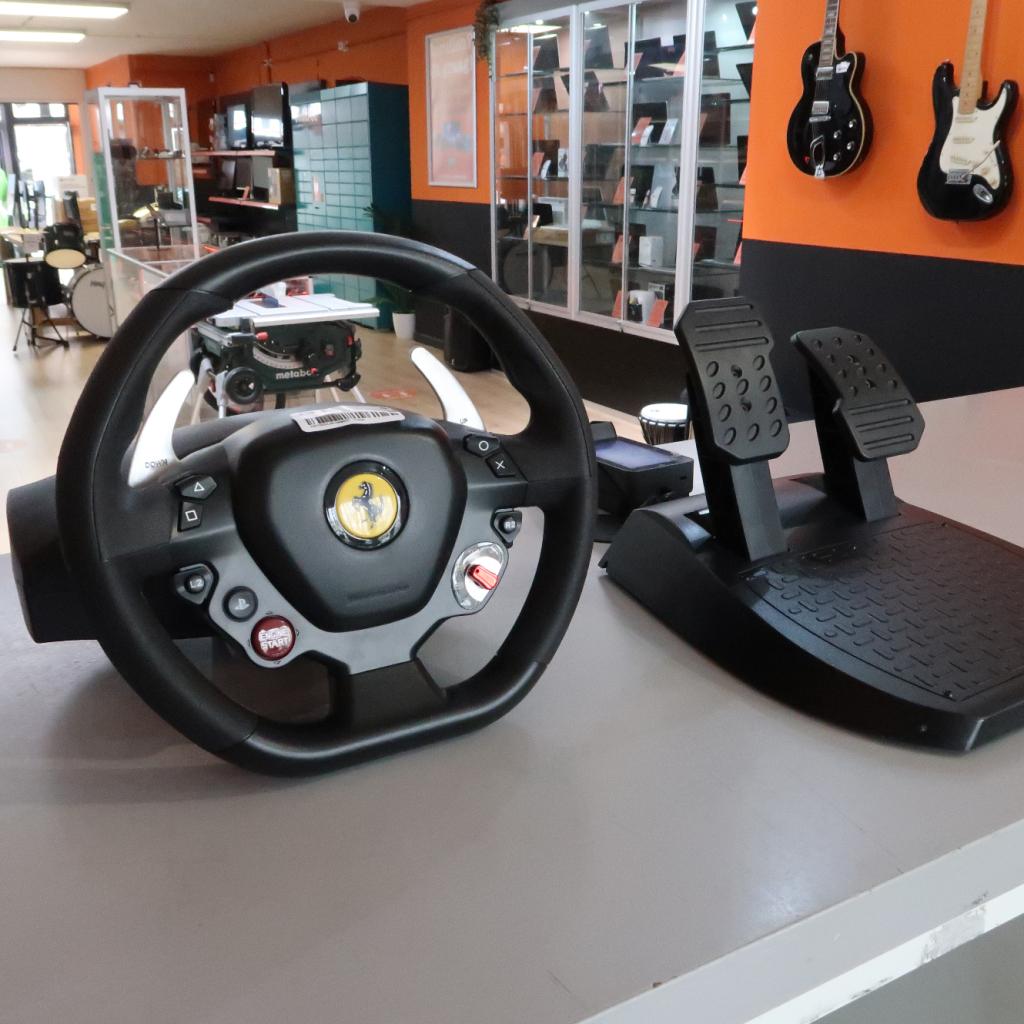 Thrustmaster Ferrari 488 GTB Edition | In nette staat, Spelcomputers en Games, Spelcomputers | Sony PSP, Niet ingevuld, Zo goed als nieuw