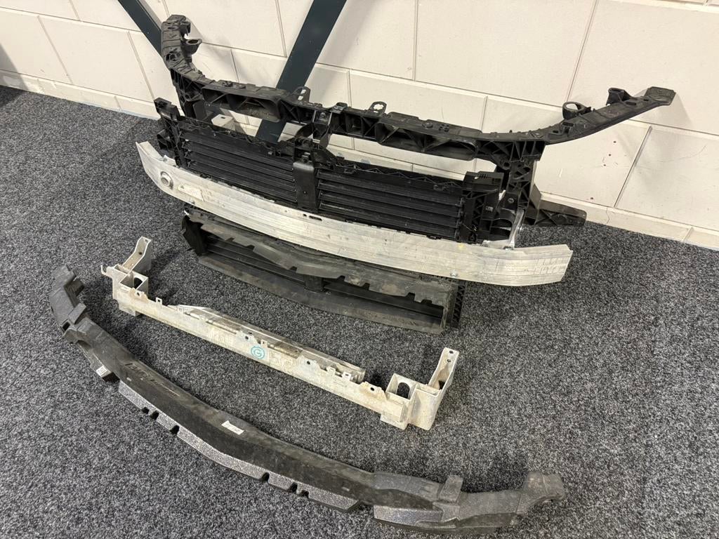 Mercedes w177 a klasse front balk piepschuim, Ophalen of Verzenden