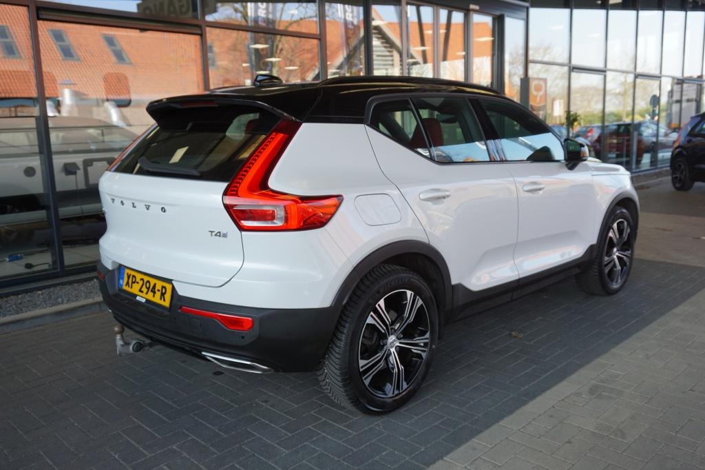 Volvo XC40 2.0 T4 R-Design | Trekhaak uitklapbaar | Navi | A, 12 maanden, 15 km/l, Euro 6, 4 cilinders
