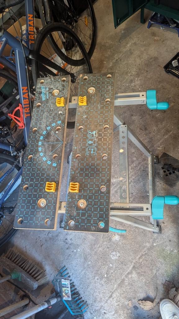 Zo goed als nieuwe werkbank - slechts enkele maanden oud, Ophalen, Zo goed als nieuw, 70 tot 120 cm, Bankschroef