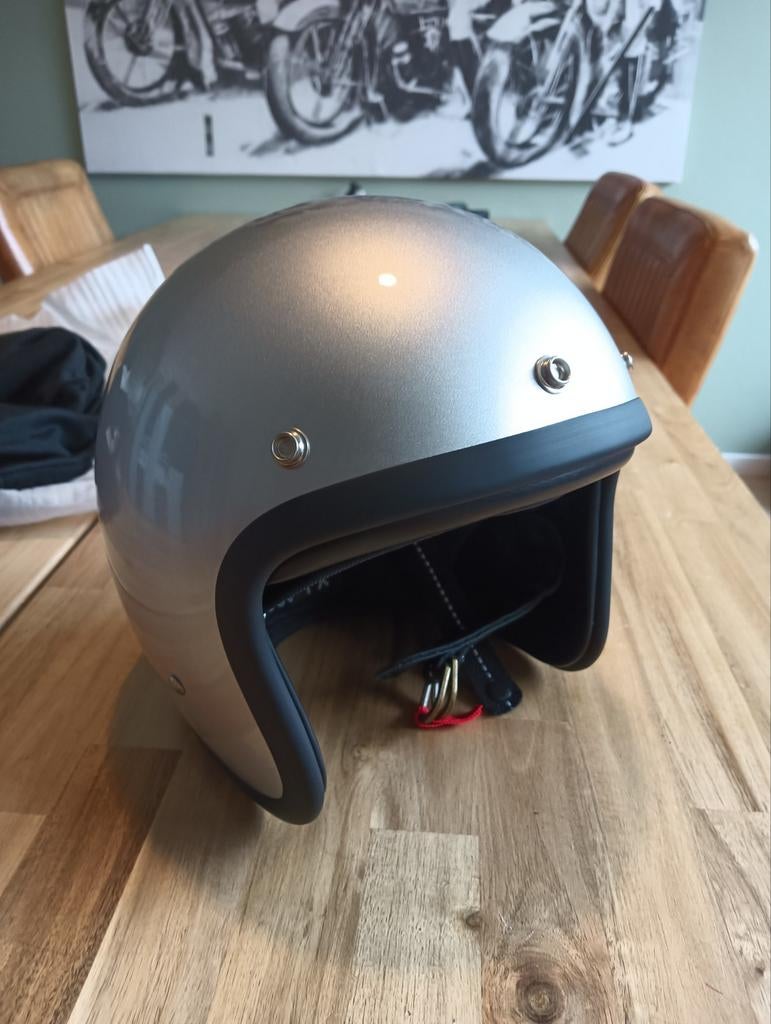 TT &co nieuwe helm jethelm potje, Ophalen of Verzenden