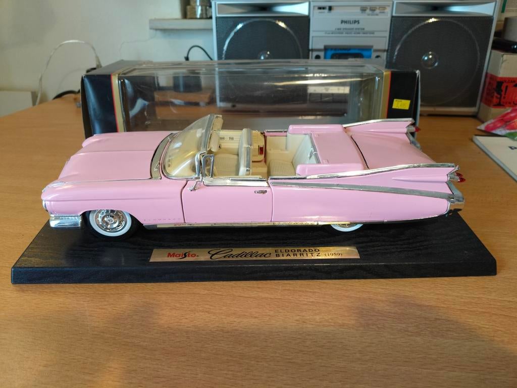 Cadillac Eldorado Biarritz 1:18 van Maisto, Hobby en Vrije tijd, Modelauto's | 1:18, Ophalen of Verzenden
