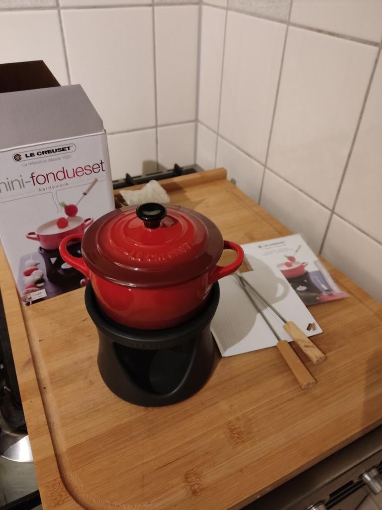 Creuset nieuw fonduestel, Ophalen of Verzenden, Nieuw, Gietijzer, Koekenpan of Braadpan