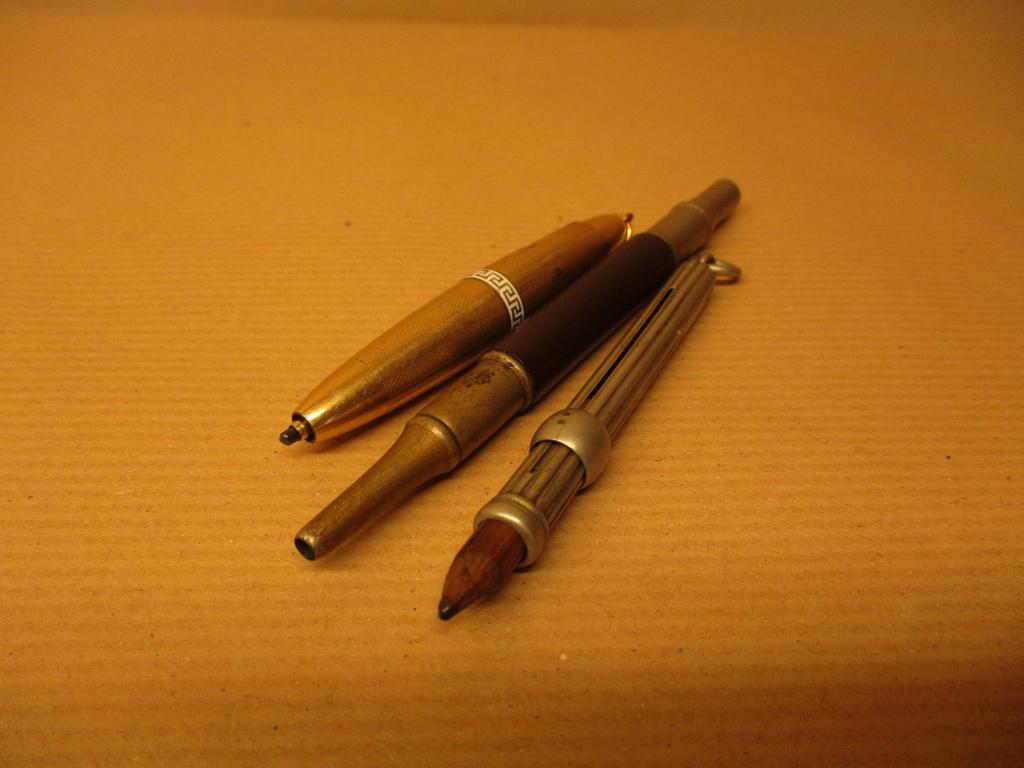 Drie rare antieke kleine vulpotloodjes, Verzamelen, Pennenverzamelingen, Ophalen of Verzenden, Gebruikt, Vulpotlood, Overige merken
