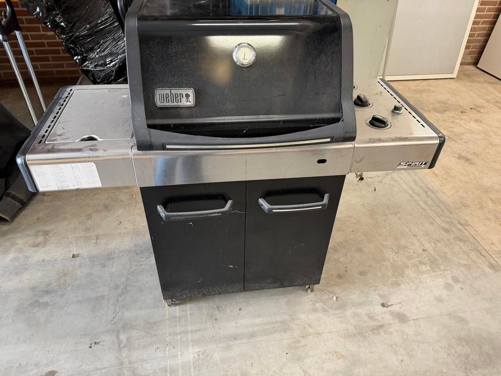 Weber Spirit gasbarbecue - Nieuwstaat met afdekhoes, Ophalen, Zo goed als nieuw