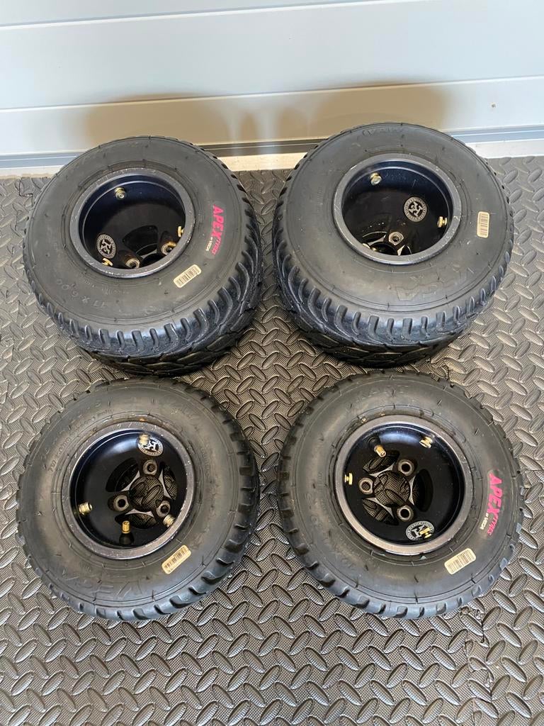Set regenvelgen + Vega regenbanden, Sport en Fitness, Karting, Ophalen of Verzenden, Gebruikt, Onderdelen Kart