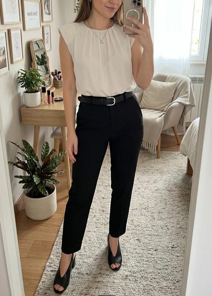 Leuk witte blouse met schoudervulling van H&M maat 34, H&M, Wit, Ophalen of Verzenden, Zo goed als nieuw