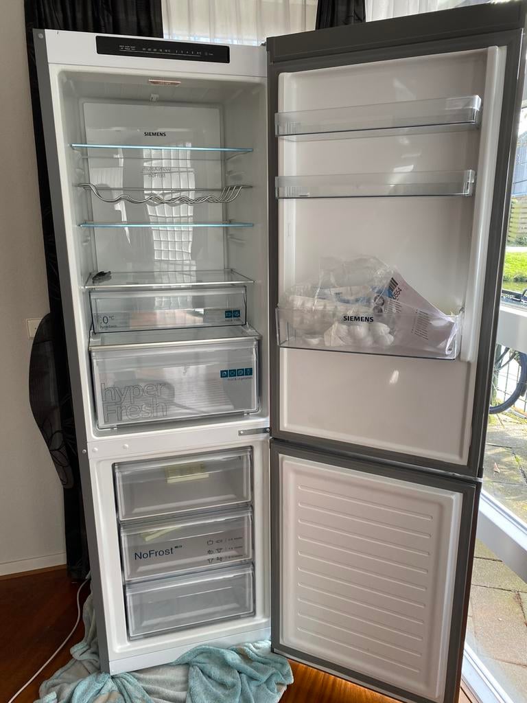 Zo goed als nieuw koelvriescombinatie siemens, Ophalen, 200 liter of meer, Met aparte vriezer, 160 cm of meer