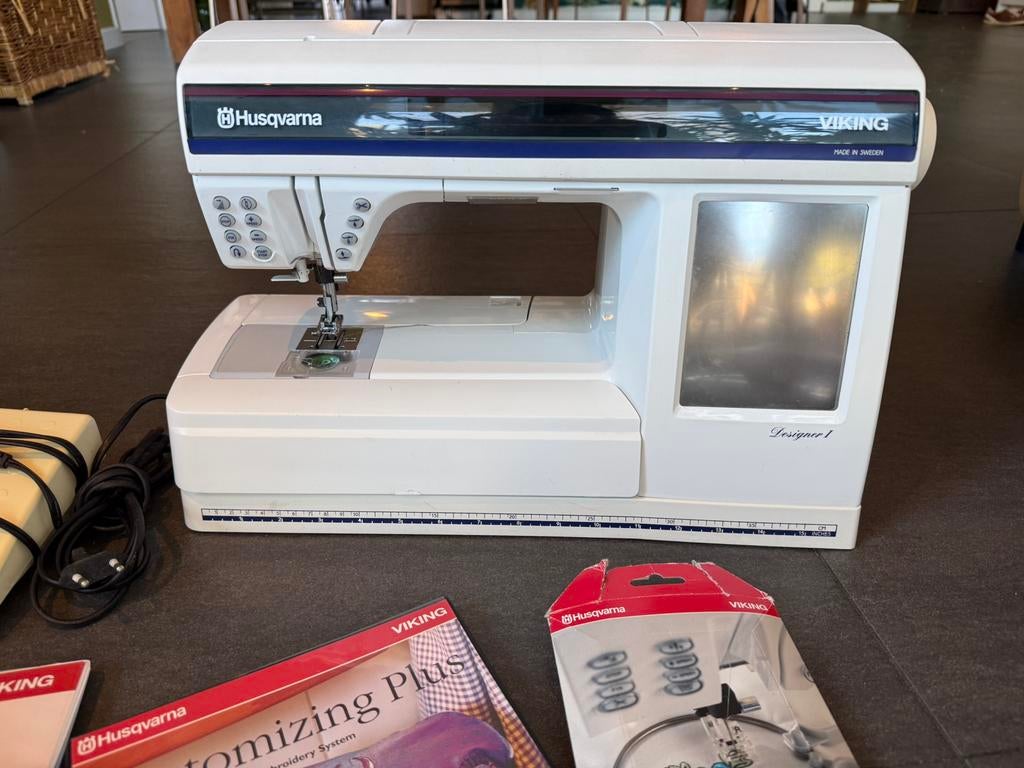 Husqvarna Designer 1 naaimachine, Ophalen, Zo goed als nieuw, Naaimachine, Husqvarna
