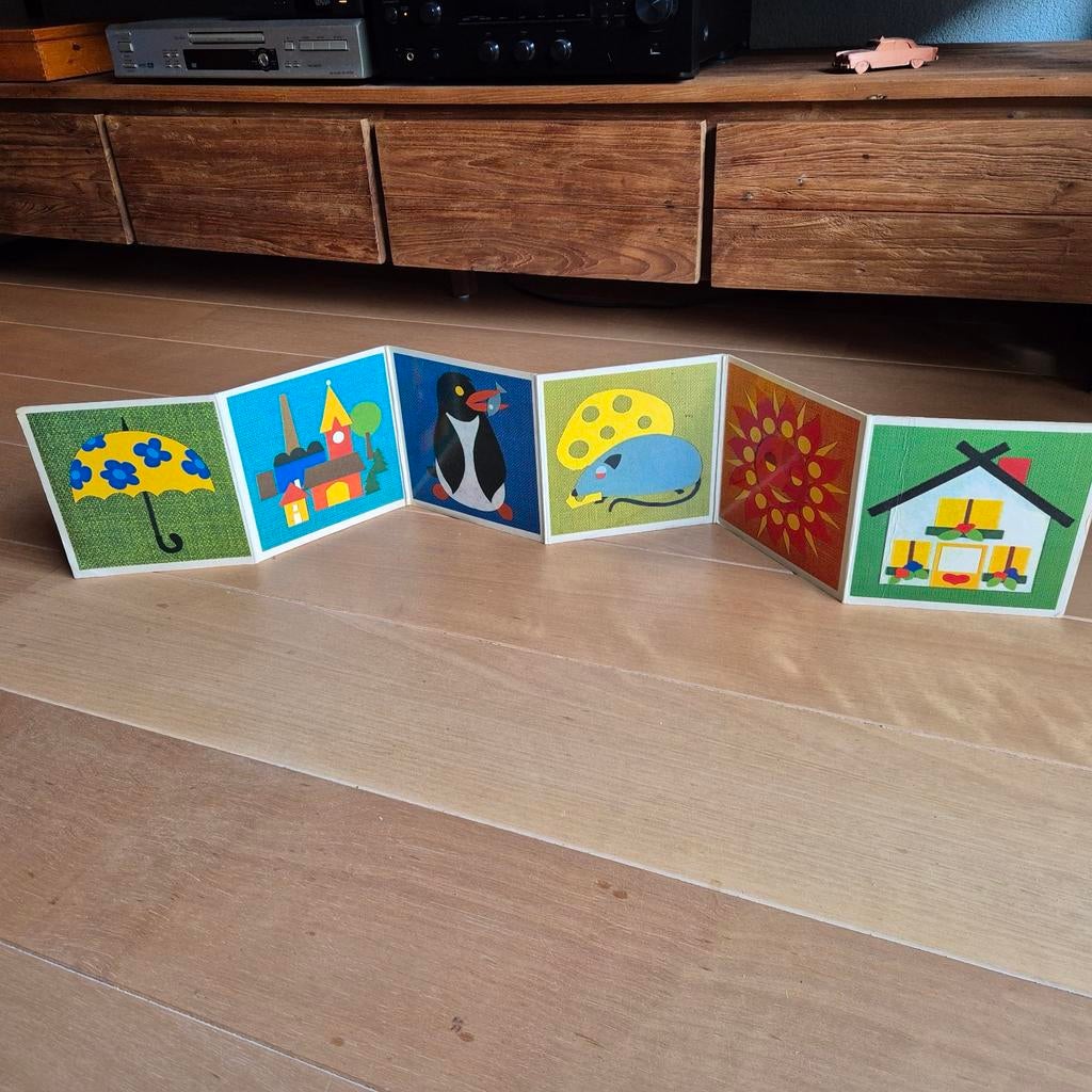 Retro vintage baby karton boekje jaren 60/70, Boeken, Ophalen of Verzenden, Gelezen