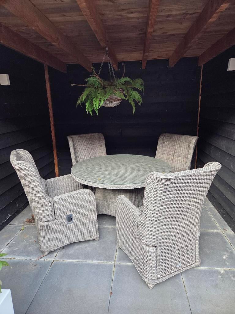 Luxe tuinset Tierra Outdoor met verstelbare stoelen en kusse, Tuin en Terras, Ophalen, 4 zitplaatsen, Zo goed als nieuw, Tuinset