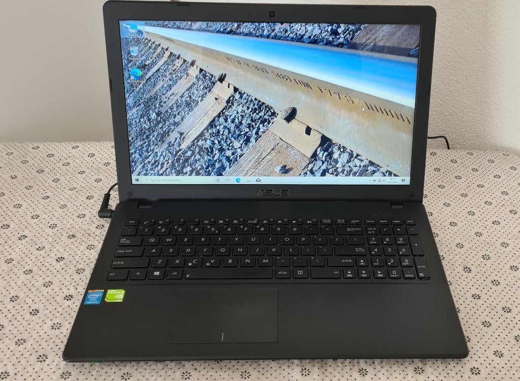 Leuke Asus Laptop Led Scherm 15 inch Acu W 10 + Lader, Gebruikt, HDD, 15 inch, Ophalen of Verzenden