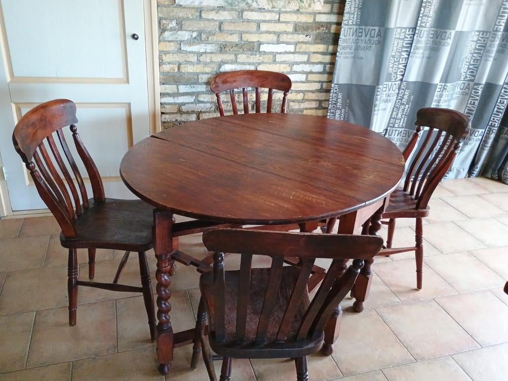 Handige inklapbare tafel - ruimtebesparend en sfeervol, Huis en Inrichting, Tafels | Eettafels, Ophalen, Gebruikt, 100 tot 150 cm