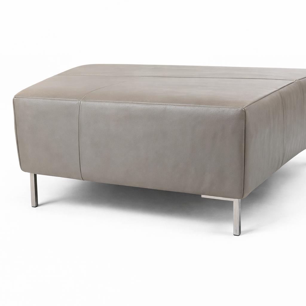 Design hocker Rolf Benz, Huis en Inrichting, Ophalen, Rechthoekig, Leer, 75 tot 100 cm