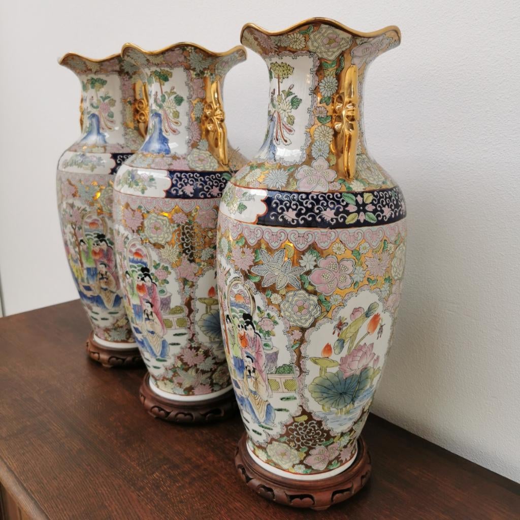 Set van 3 Vintage Oosterse vazen Balustervazen. Porselein, Valkenswaard, Overige kleuren, 50 tot 75 cm, Info@flashbackfurniture.nl