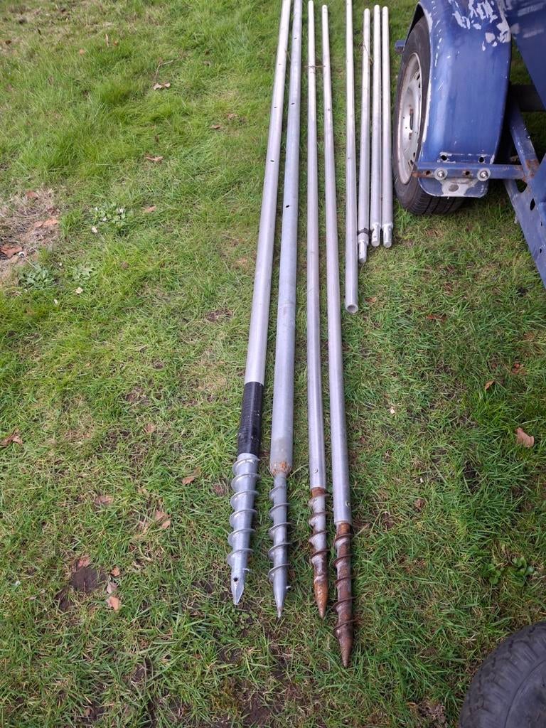 Diverse steekstokken, ideaal om je boot vast te leggen, Watersport en Boten, Hengelsport | Karpervissen, Ophalen of Verzenden